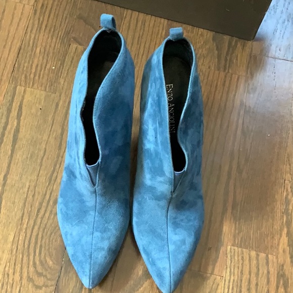 Enzo Angiolini Eakaleb Suede Ankle Booties - Picture 3 of 6